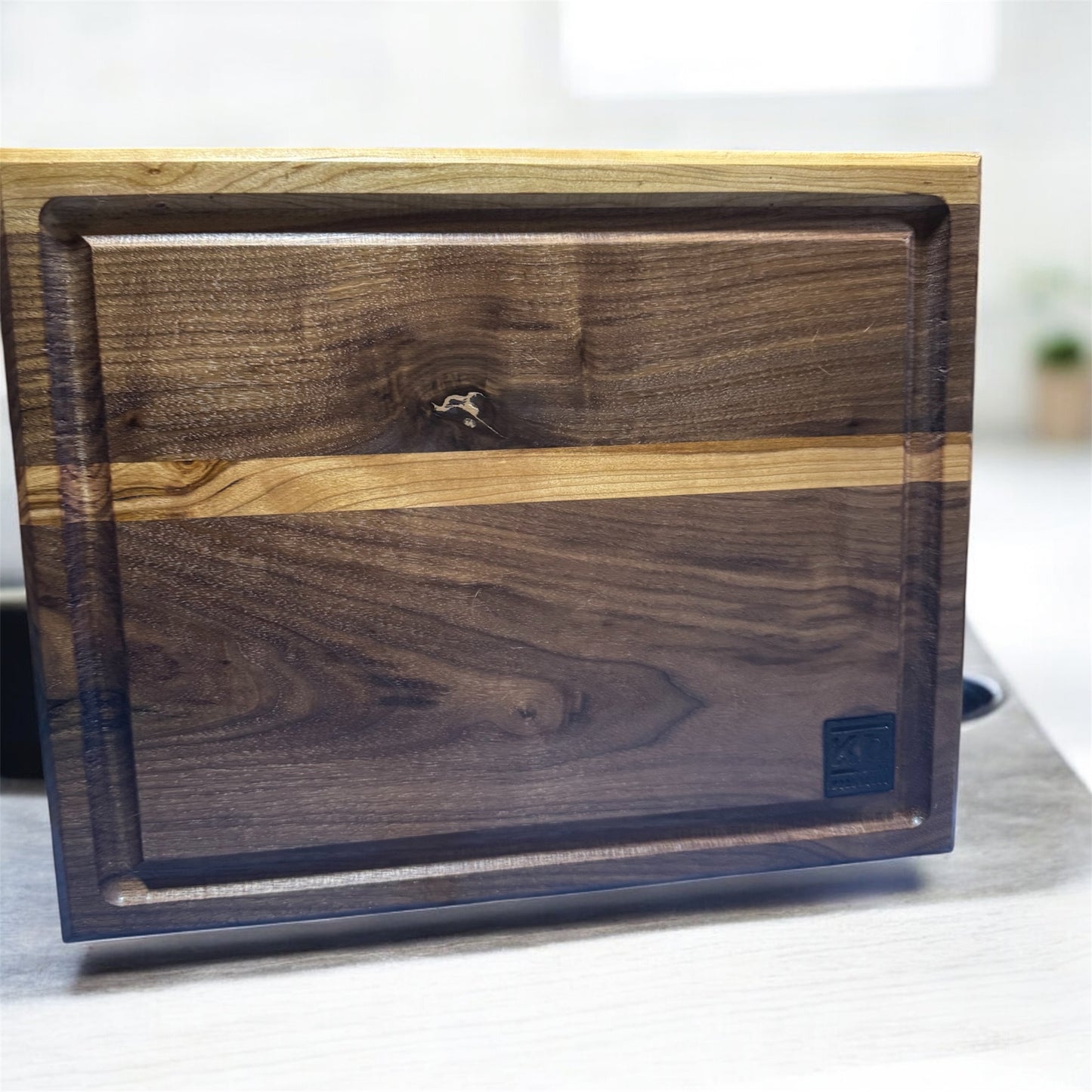 XL Face Grain Walnut and White Oak with juice grooves